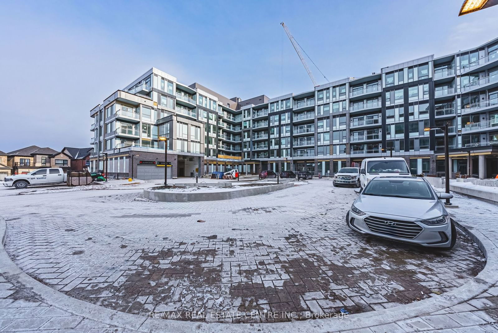 Condo leased at 137-2501 Saw Whet Boulevard, Oakville, 1007 - GA Glen Abbey, L5M 5N2 - MLS: W11933286