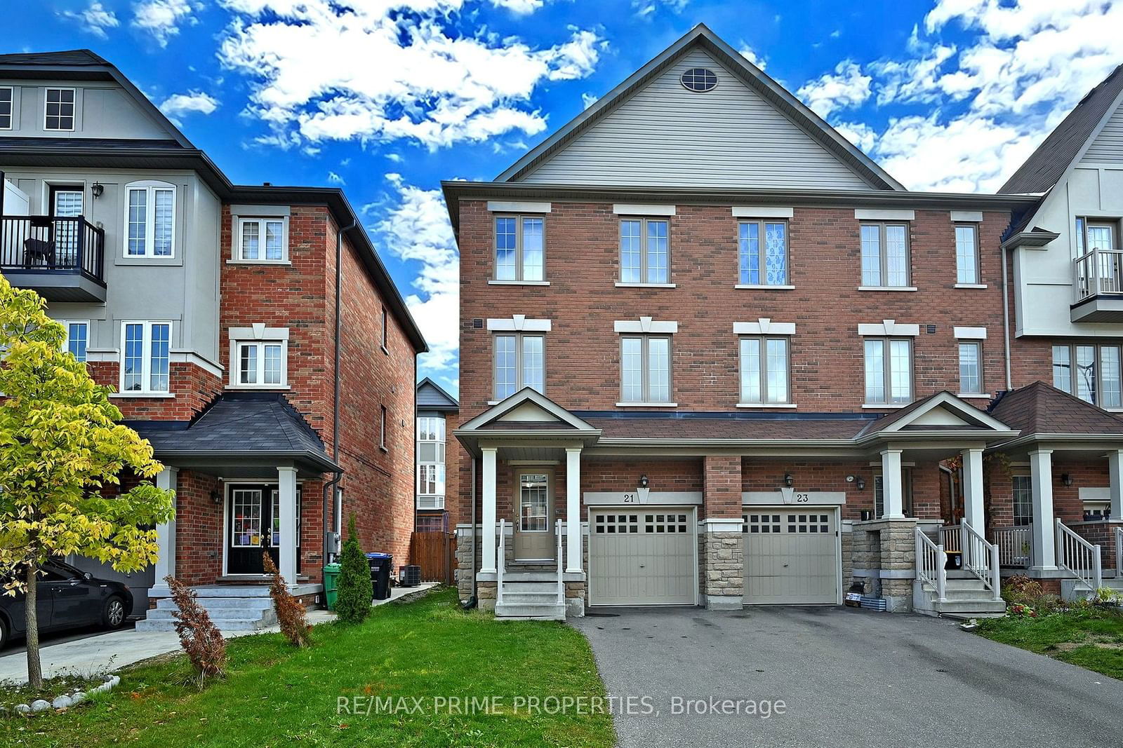 Townhouse for sale at 21 Sprucewood Road, Brampton, Heart Lake East, L6Z 0J0 - MLS: W11933321