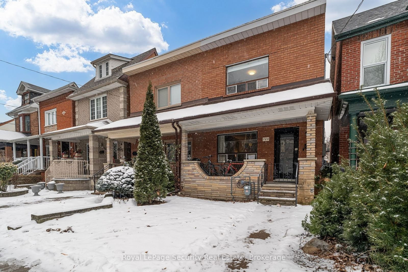 Semi-Detached House for lease at Lower-706 Gladstone Avenue, Toronto, Dovercourt-Wallace Emerson-Junction, M6H 3J4 - MLS: W11933540