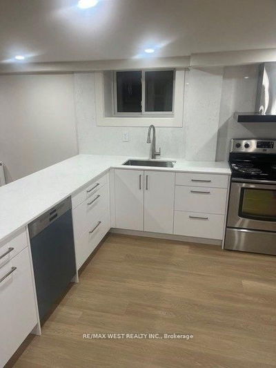 Unit Lower — 217 Geoffrey St, Toronto - High Park-Swansea image-0-4