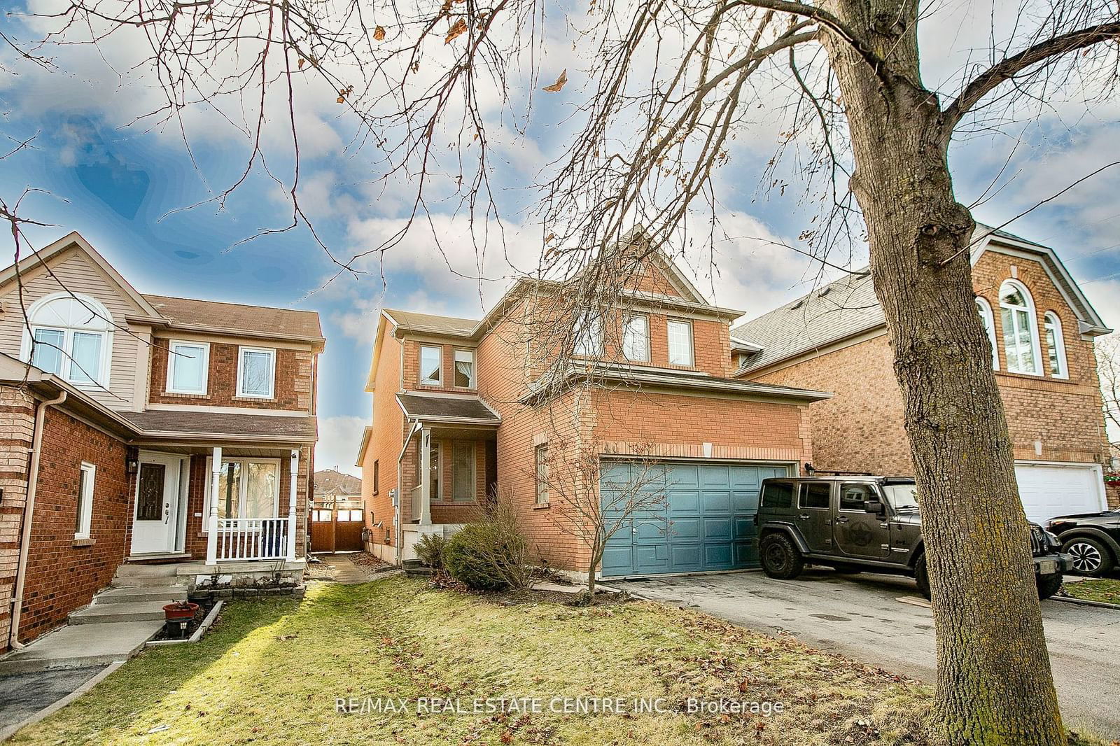 Detached House for sale at 40 Rocky Mountain Crescent, Brampton, Sandringham-Wellington, L6R 1E7 - MLS: W11933649