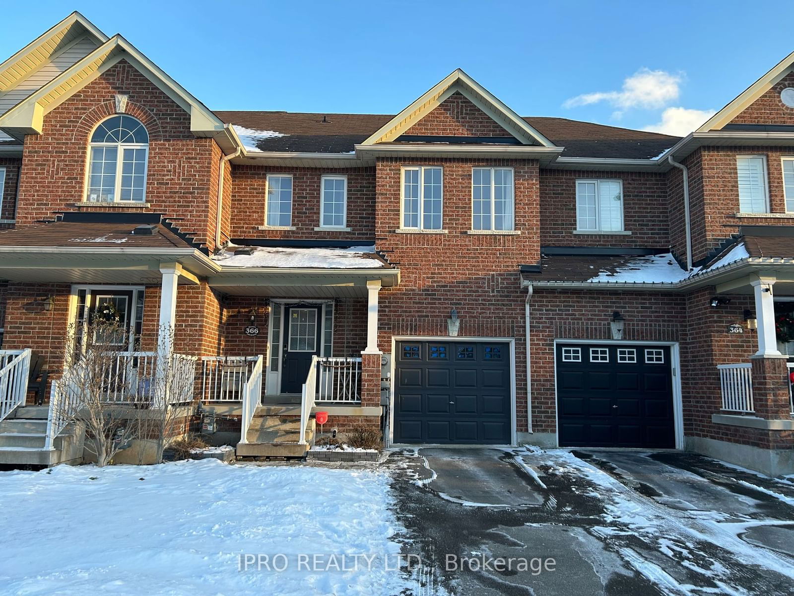 Townhouse for lease at 366 Bussel Crescent, Milton, Clarke, L9T 0W6 - MLS: W11933828