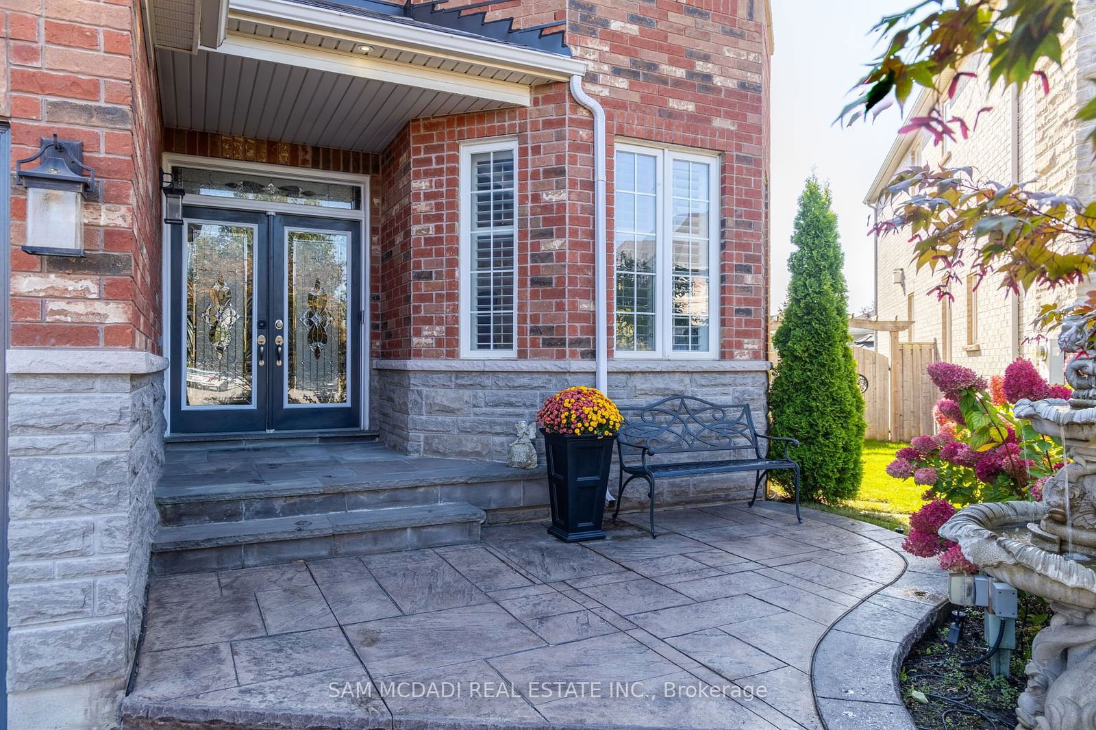 Detached House for sale at 5300 Snowbird Court, Mississauga, Central Erin Mills, L5M 0P9 - MLS: W11933850