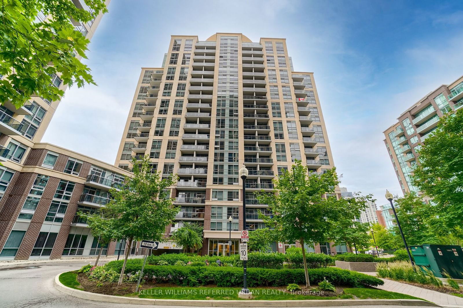 Condo for sale at LPH13-1 Michael Power Place, Toronto, Islington-City Centre West, M9A 0A1 - MLS: W11933982