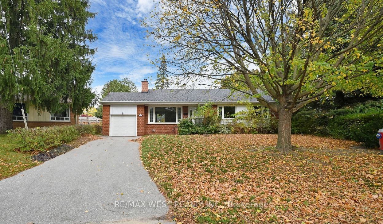 Detached House leased at 1517 Parkridge Road, Mississauga, Lakeview, L5E 3A2 - MLS: W11934038