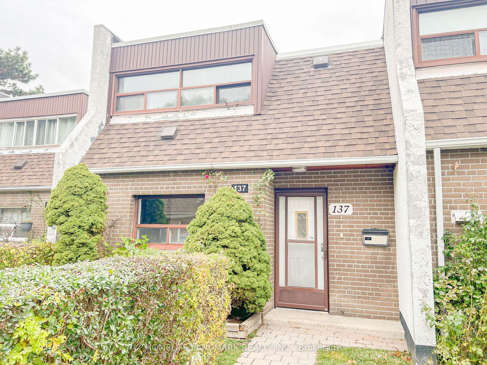 Townhouse sold at 137-34 Venetian Crescent, Toronto, Glenfield-Jane Heights, M3N 2L8 - MLS: W11934069