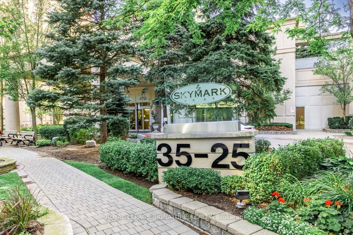 Condo for sale at 413-35 Kingsbridge Garden Circle, Mississauga, Hurontario, L5R 3Z5 - MLS: W11934352