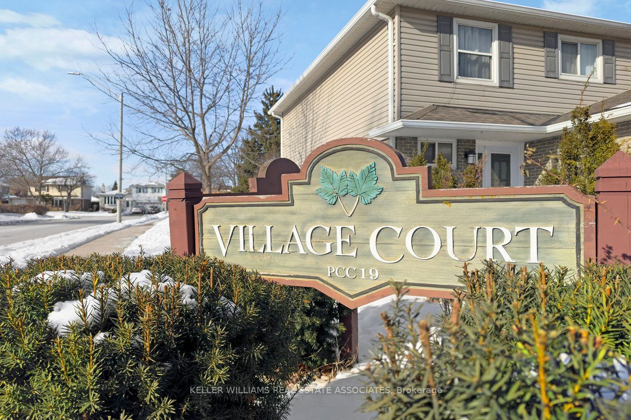 Townhouse for sale at 22-44 Village Court, Brampton, Brampton East, L6W 1A6 - MLS: W11934365