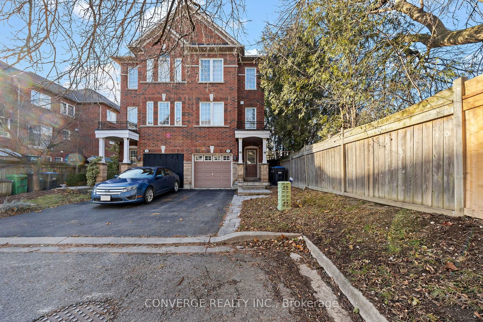 Townhouse for sale at 14 Gemstone Lane, Brampton, Downtown Brampton, L6X 0H1 - MLS: W11934711