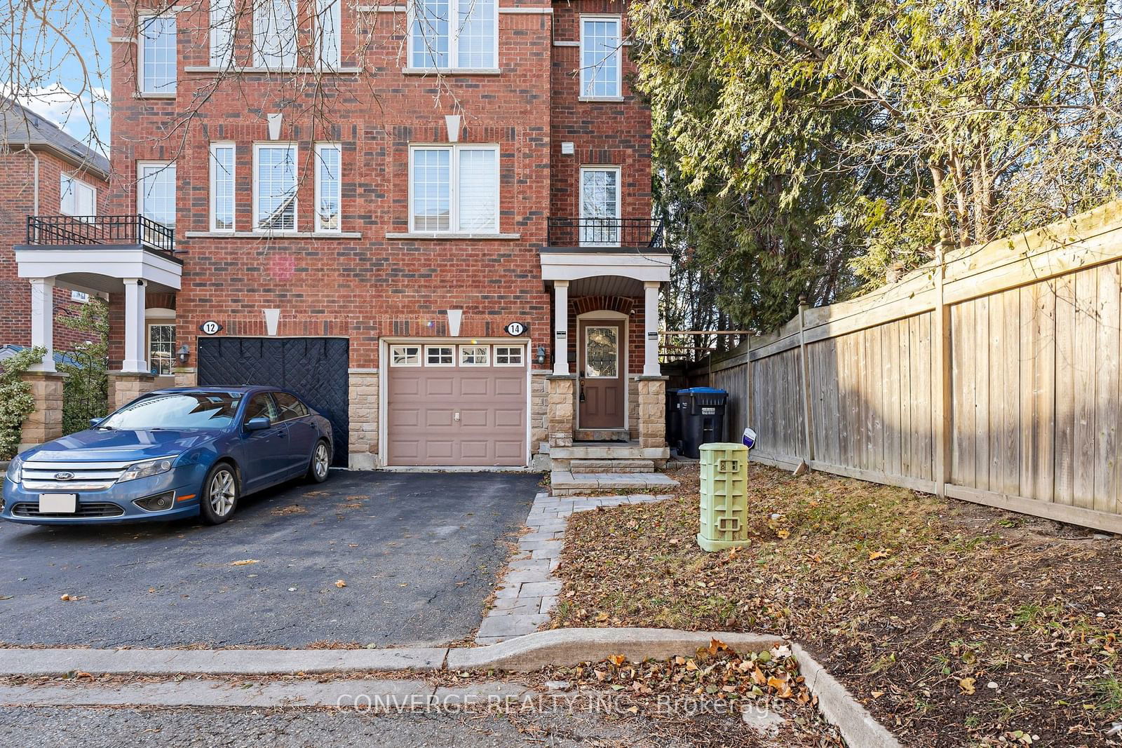 Townhouse for sale at 14 Gemstone Lane, Brampton, Downtown Brampton, L6X 0H1 - MLS: W11934711