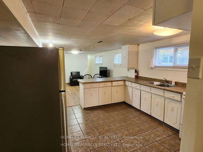 7543 Langworthy Dr, Mississauga - Malton image-0-4
