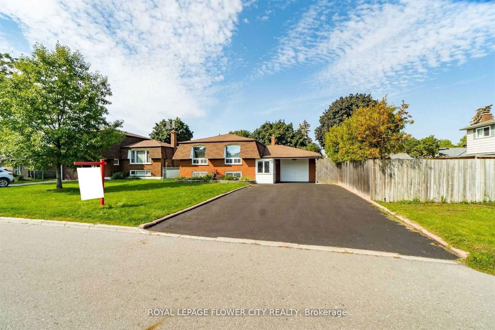 Detached House for sale at 5 Grassmere Crescent, Brampton, Northgate, L6S 1C9 - MLS: W11934818