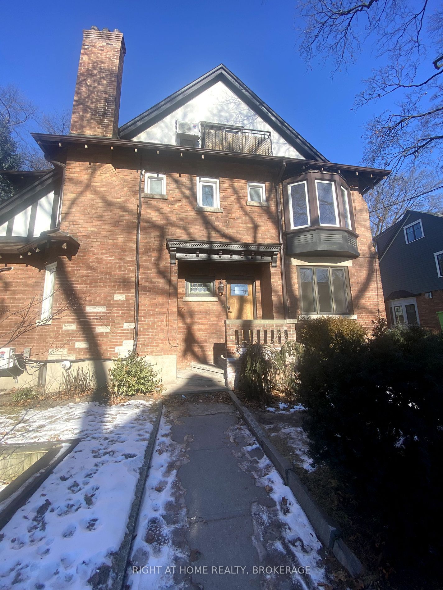 Building at 313 Indian Road, Toronto, High Park-Swansea