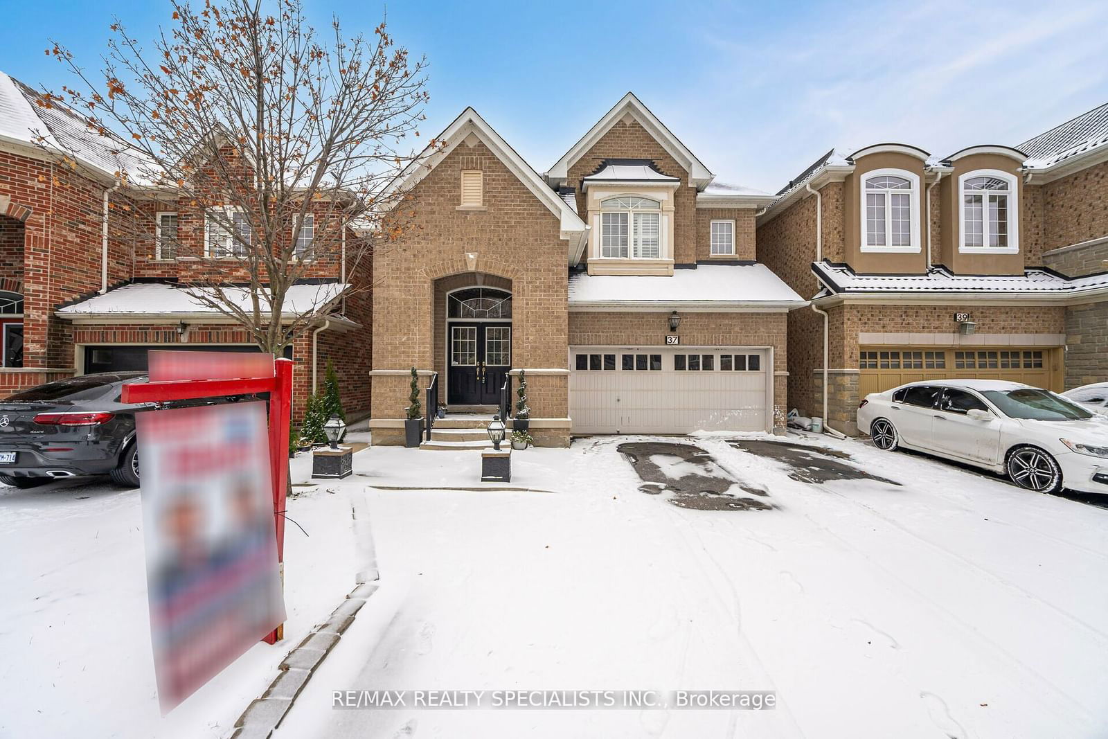 Detached House for sale at 37 Everingham Circle, Brampton, Sandringham-Wellington, L6R 0R7 - MLS: W11935101