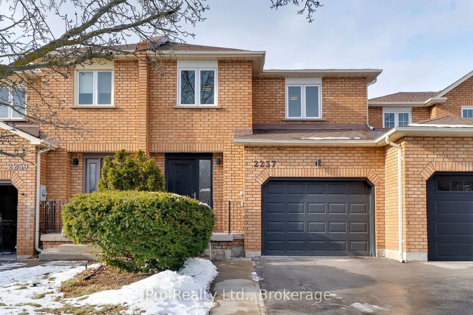 Townhouse for sale at 2237 Shipwright Road, Oakville, Glen Abbey, L6M 3E2 - MLS: W11935136