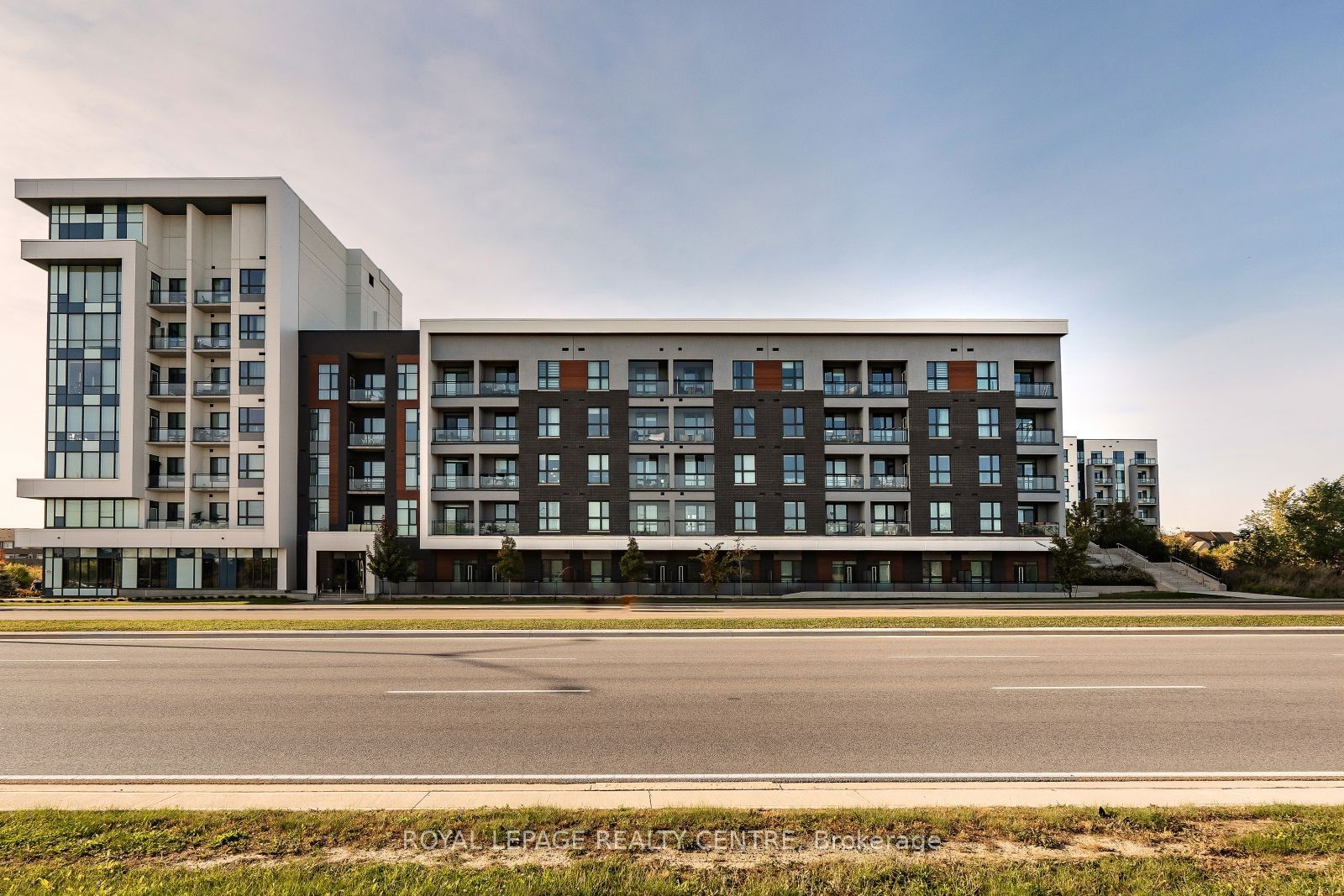 Condo for sale at 612-95 Dundas Street, Oakville, Rural Oakville, L6M 5N4 - MLS: W11935154