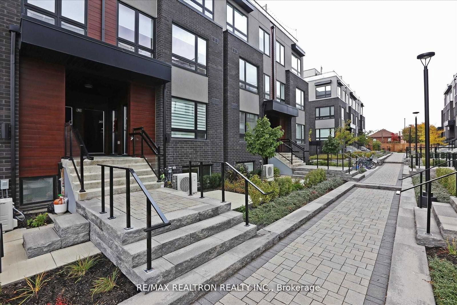 Townhouse for lease at 308-1110 Briar Hill Avenue, Toronto, Briar Hill-Belgravia, M6B 0A9 - MLS: W11935162