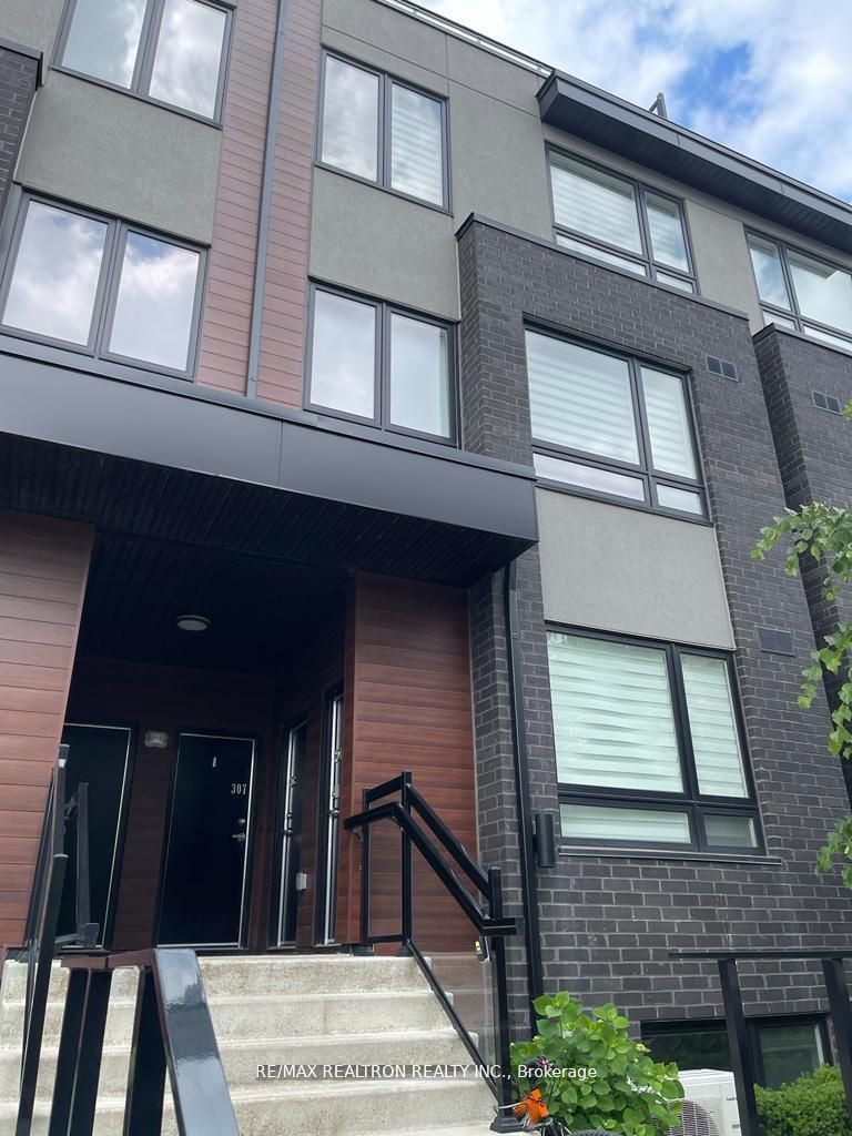 Townhouse for lease at 308-1110 Briar Hill Avenue, Toronto, Briar Hill-Belgravia, M6B 0A9 - MLS: W11935162