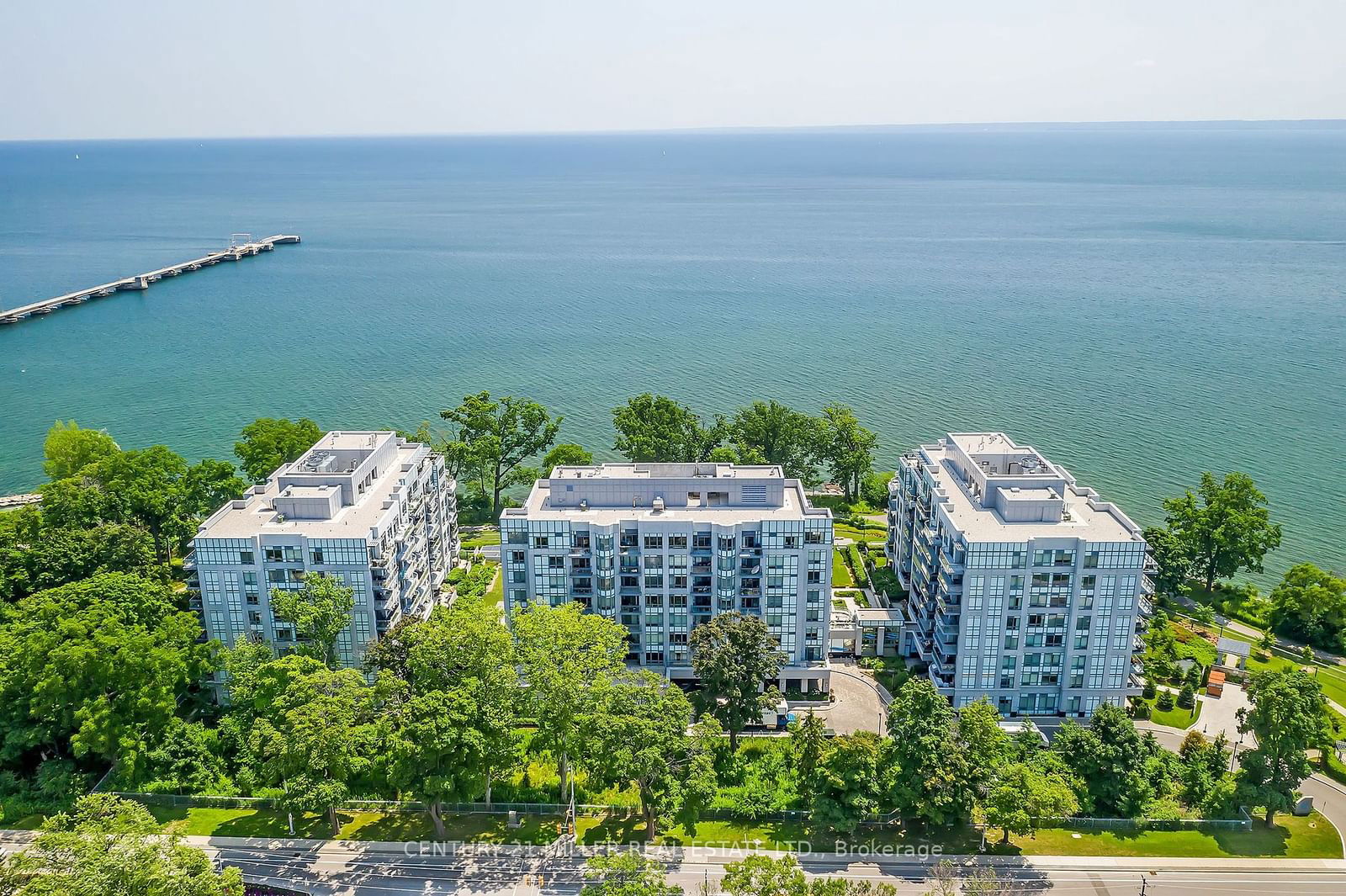 Condo sold at 129-3500 Lakeshore Road, Oakville, BR Bronte, L6L 0B4 - MLS: W11935516