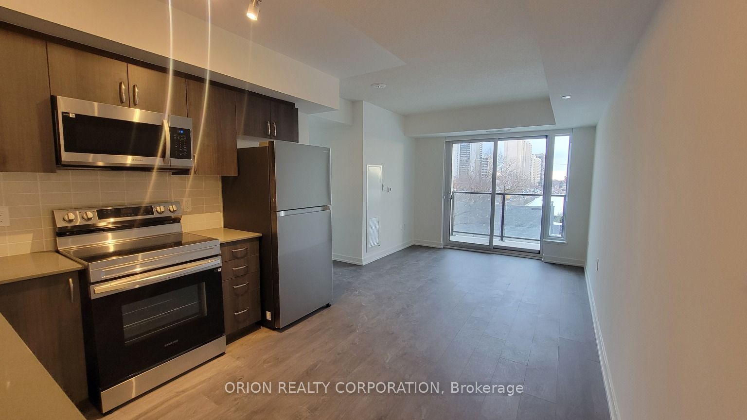 Condo for lease at 410-556 Marlee Avenue, Toronto, Yorkdale-Glen Park, M6B 0B1 - MLS: W11935609