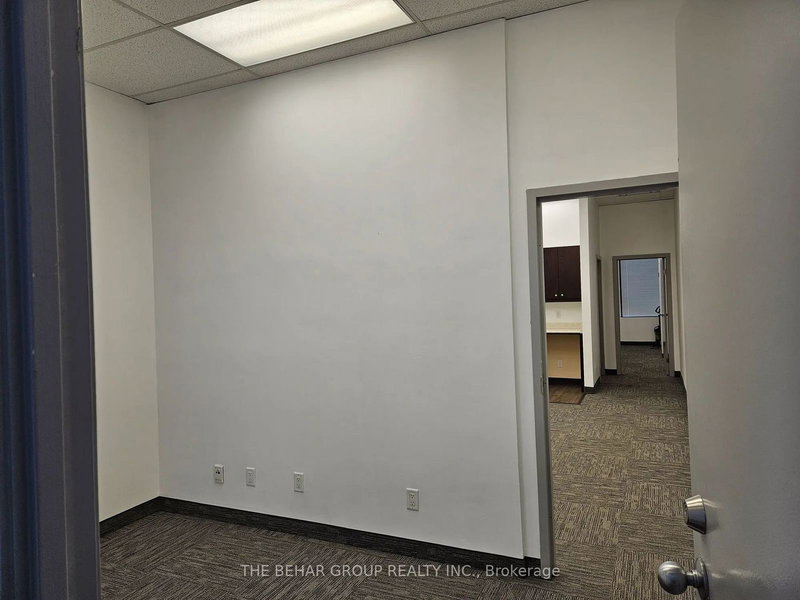 3A - 2930 Islington Ave, Toronto, M9L 2K5 | Image 3