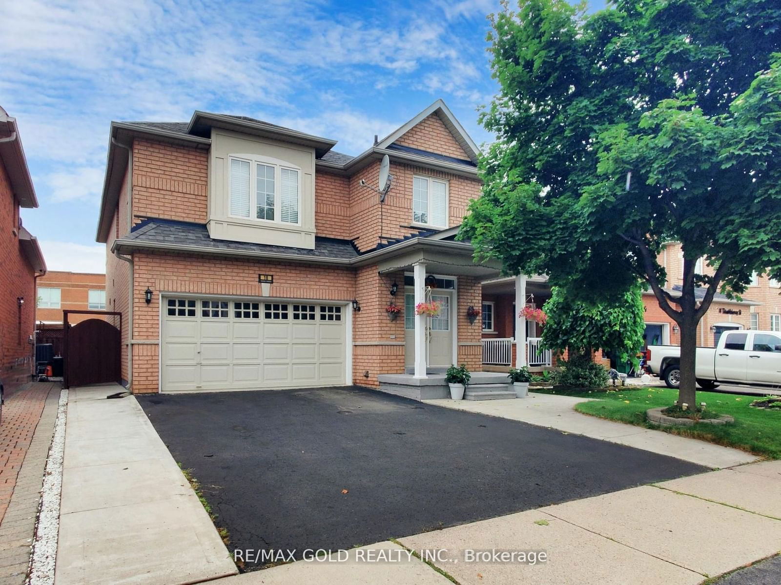 Detached House for sale at 18 Thimbleberry Street, Brampton, Fletcher's Meadow, L7A 3L3 - MLS: W11935809