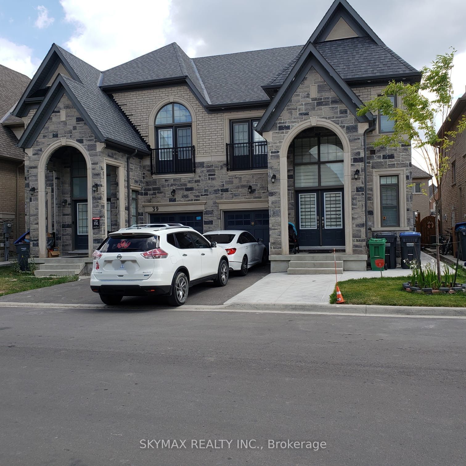 Semi-Detached House for lease at 37 Faders Drive, Brampton, Northwest Brampton, L7A 3Y3 - MLS: W11935854