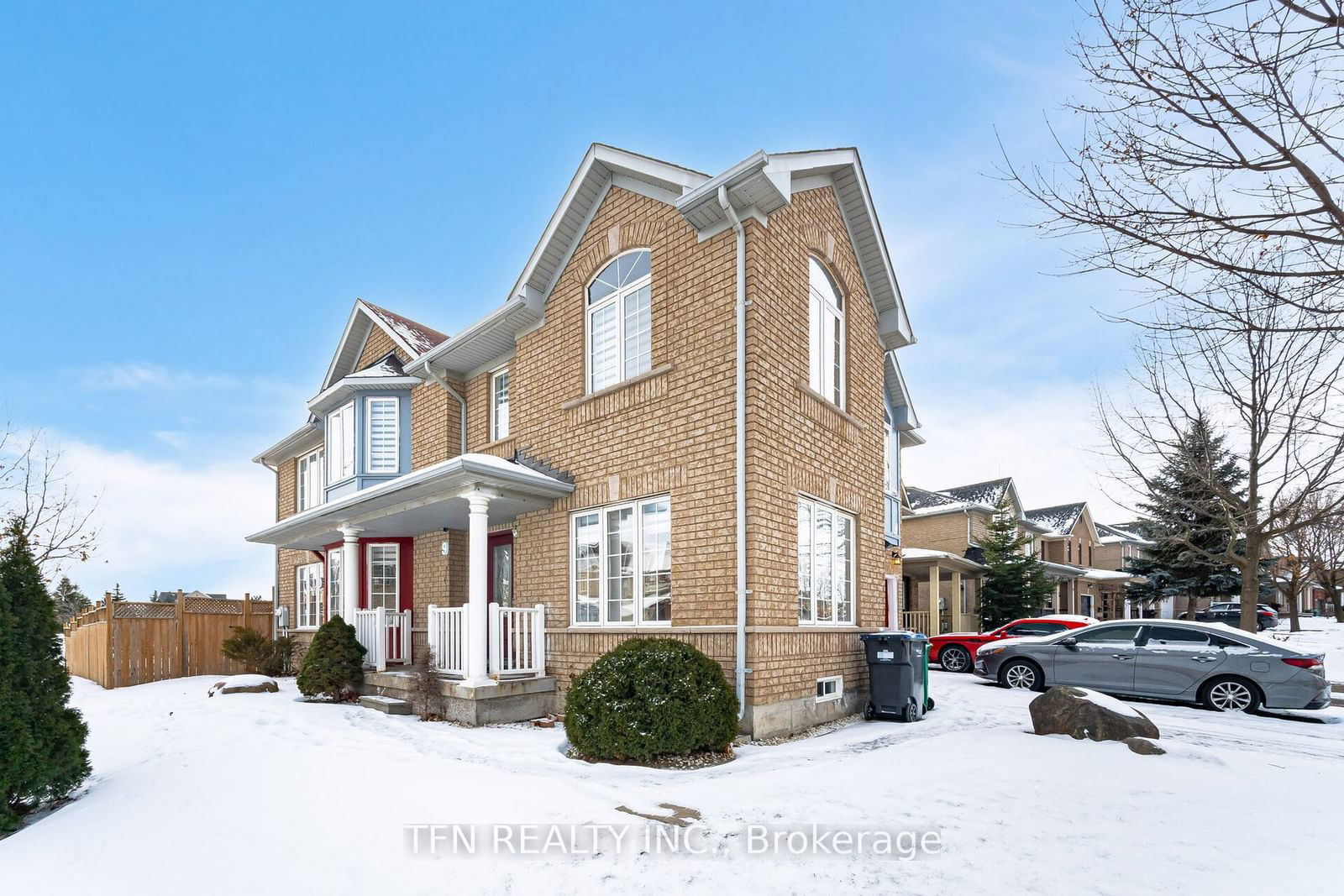 Detached House for lease at 9 Continental Road, Brampton, Fletcher's Meadow, L7A 2H4 - MLS: W11935872