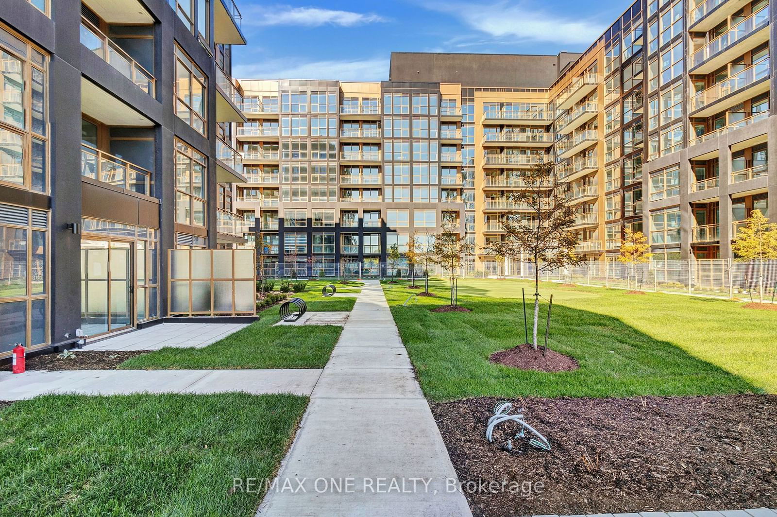 Condo for lease at 414-2343 Khalsa Gate, Oakville, West Oak Trails, L6M 4J2 - MLS: W11935937