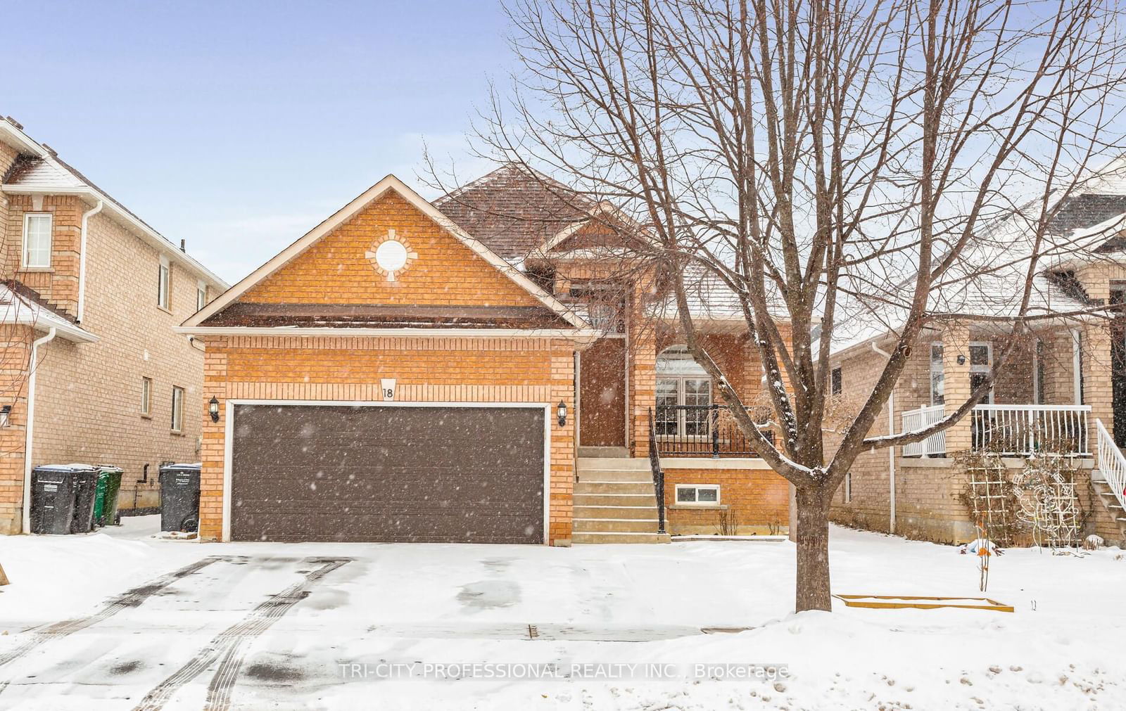 Detached House for sale at 18 Trailview Lane, Caledon, Bolton West, L7E 2V7 - MLS: W11936015