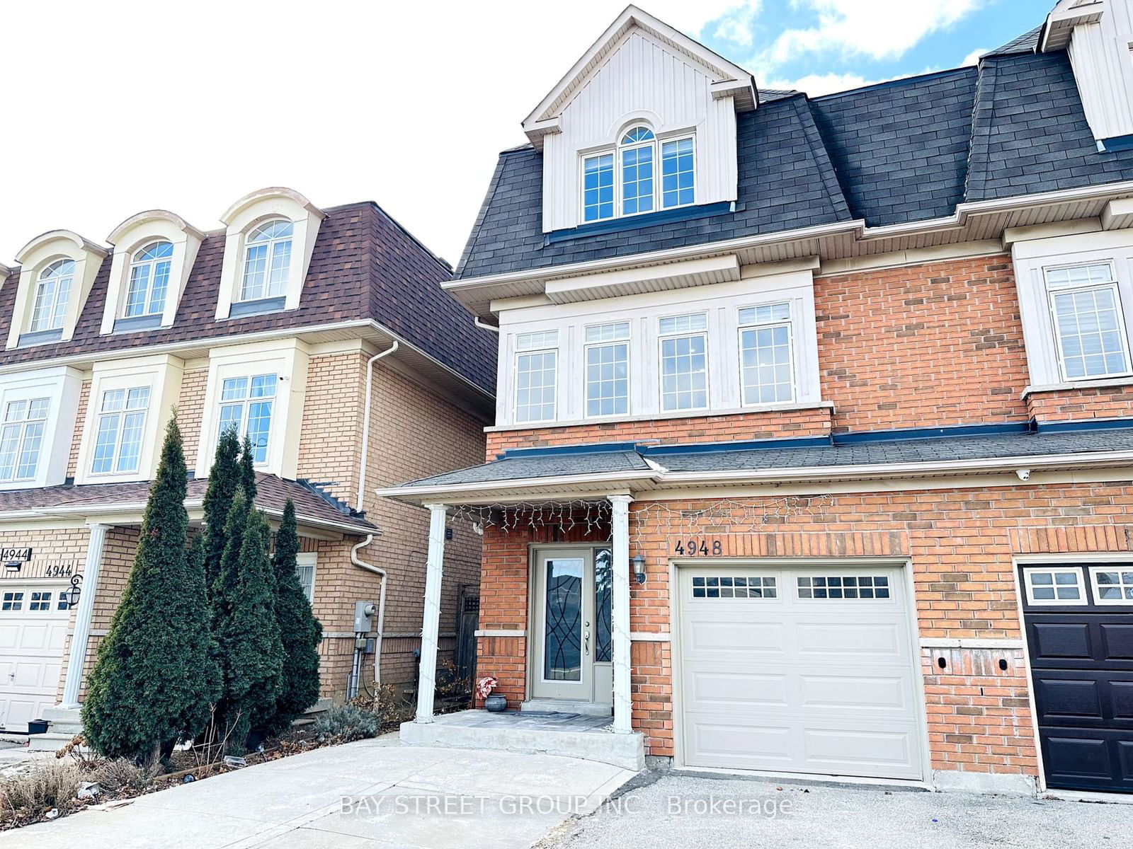 Semi-Detached House for lease at Main-4948 Southampton Drive, Mississauga, Churchill Meadows, L5M 7P9 - MLS: W11936109