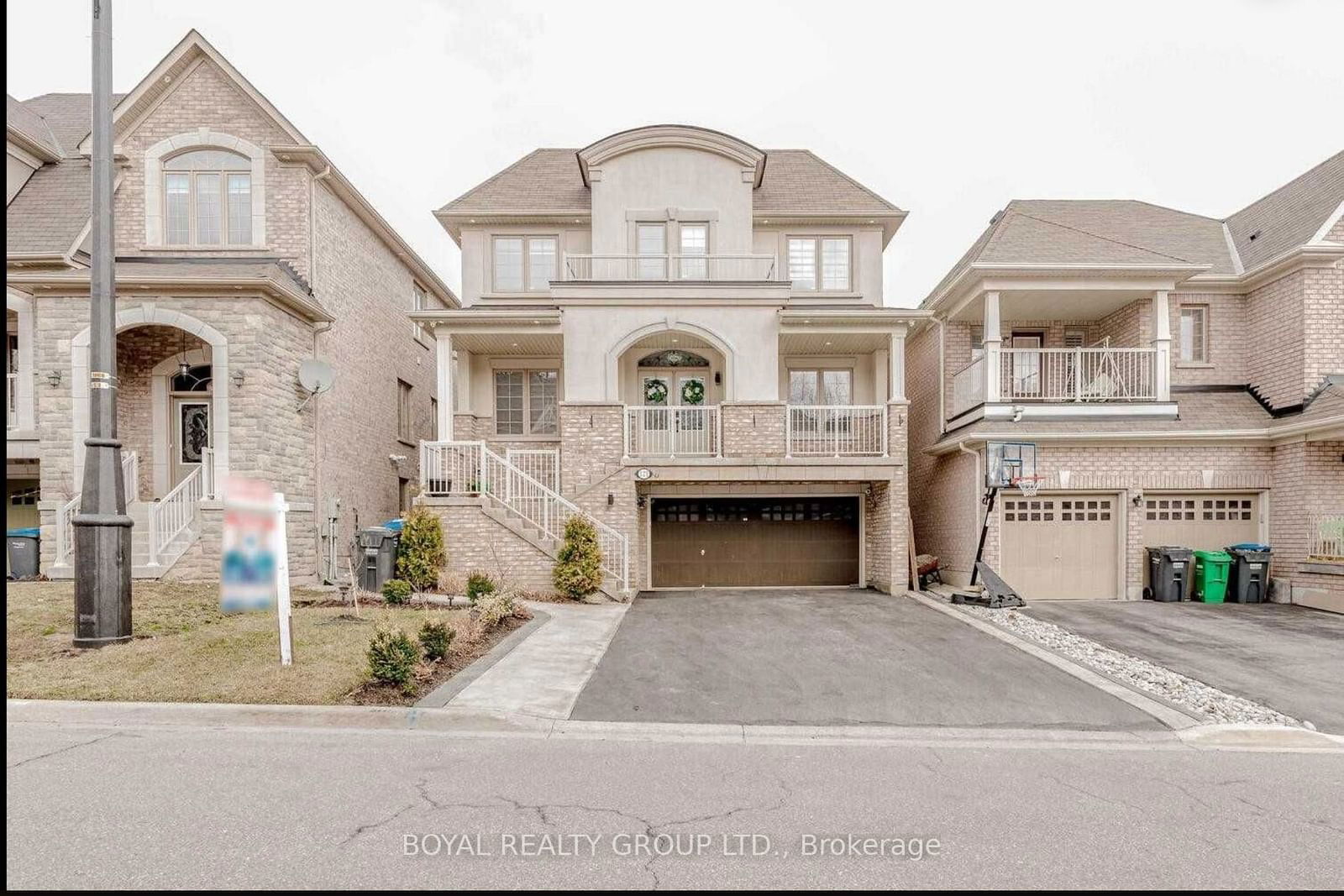 Detached House for sale at 121 Leadership Drive, Brampton, Credit Valley, L6Y 5T2 - MLS: W11936183