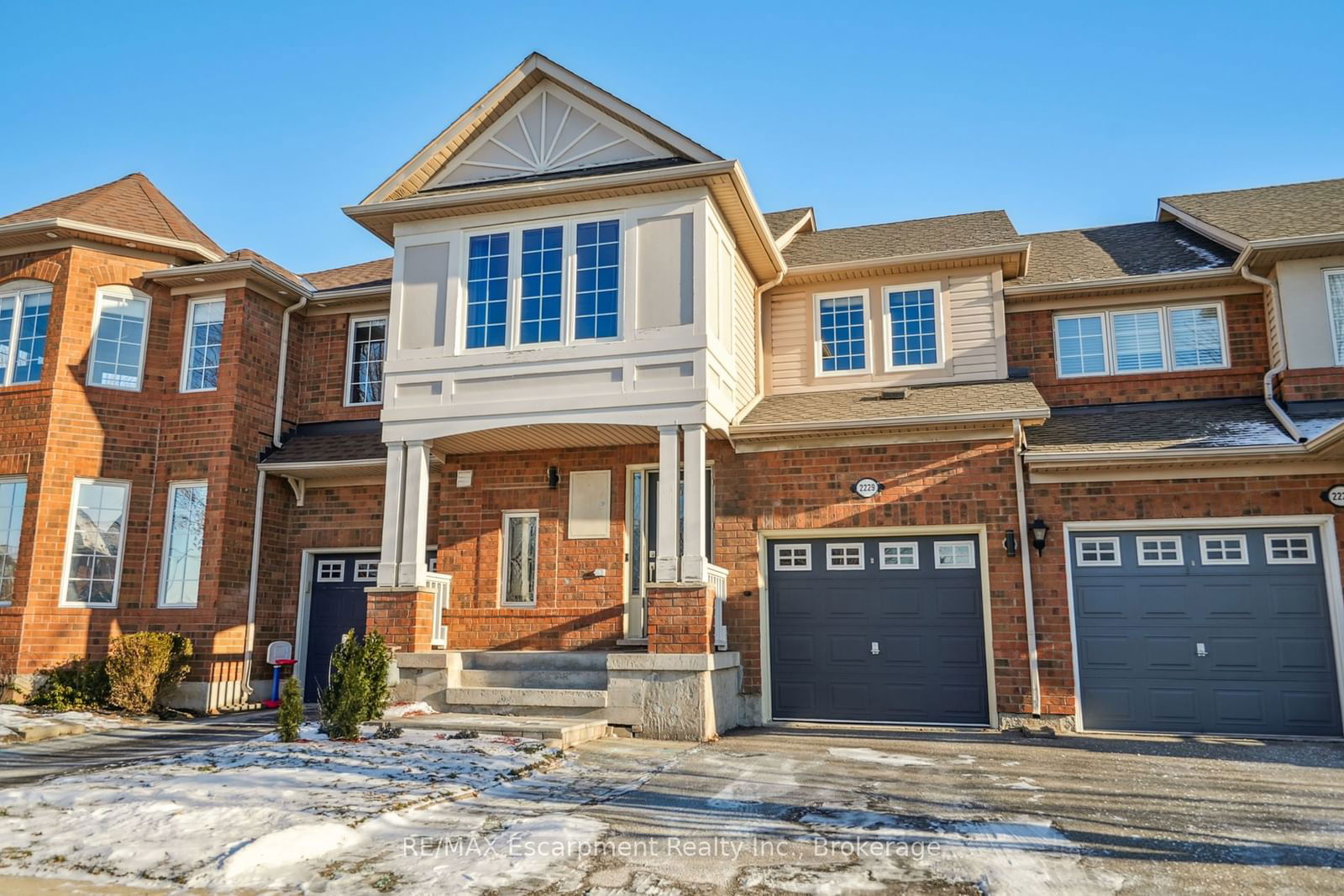 Townhouse for lease at 2229 Amberglen Court, Oakville, 1019 - WM Westmount, L6M 4W8 - MLS: W11936318