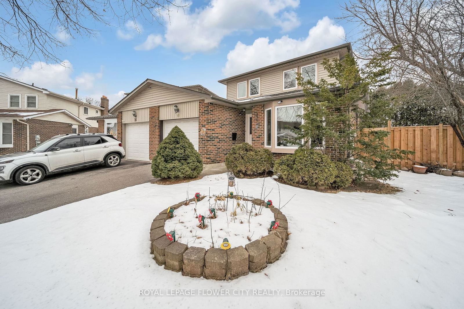 Detached House for sale at 16 JOANNE Court, Brampton, Brampton South, L6Y 2J8 - MLS: W11936395