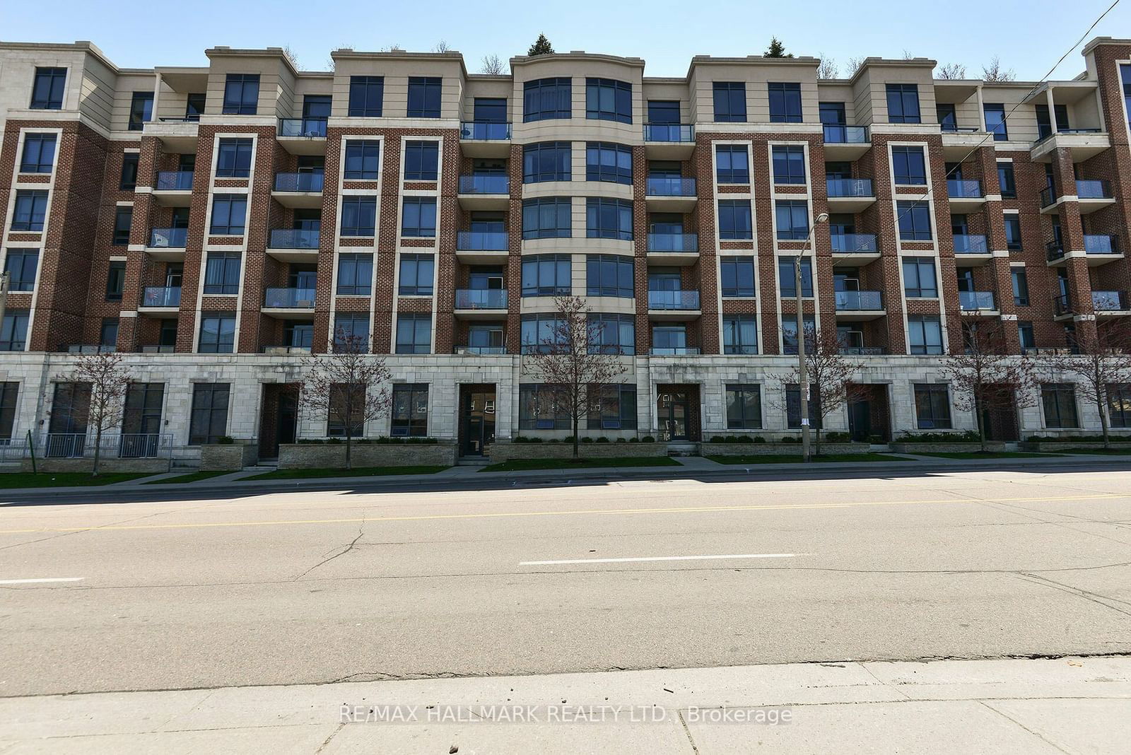 Condo for lease at 104-25 Earlington Avenue, Toronto, Kingsway South, M8X 3A3 - MLS: W11936421