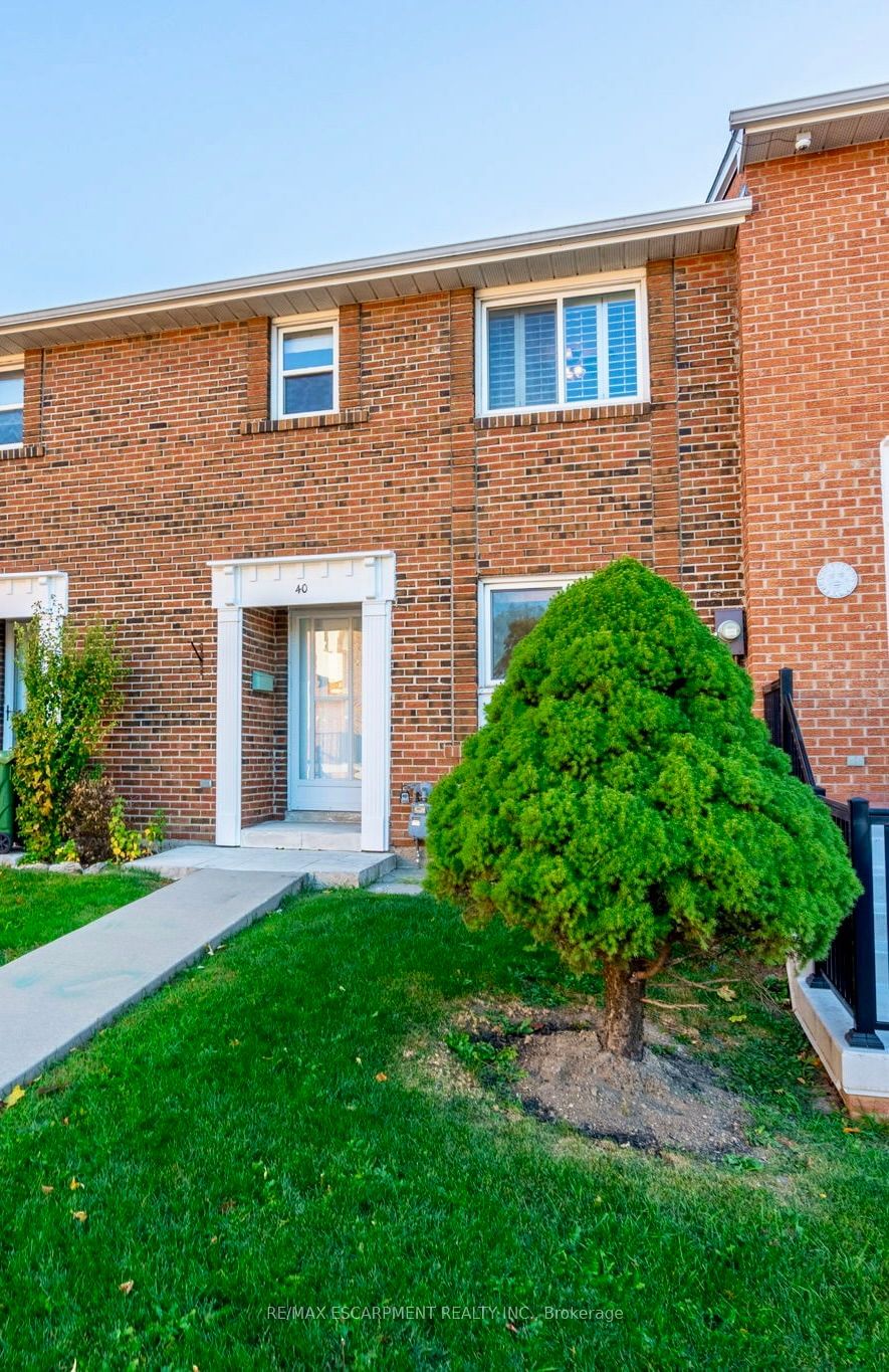 Townhouse for sale at 40-586 Renforth Drive, Toronto, Eringate-Centennial-West Deane, M9C 2N5 - MLS: W11936527