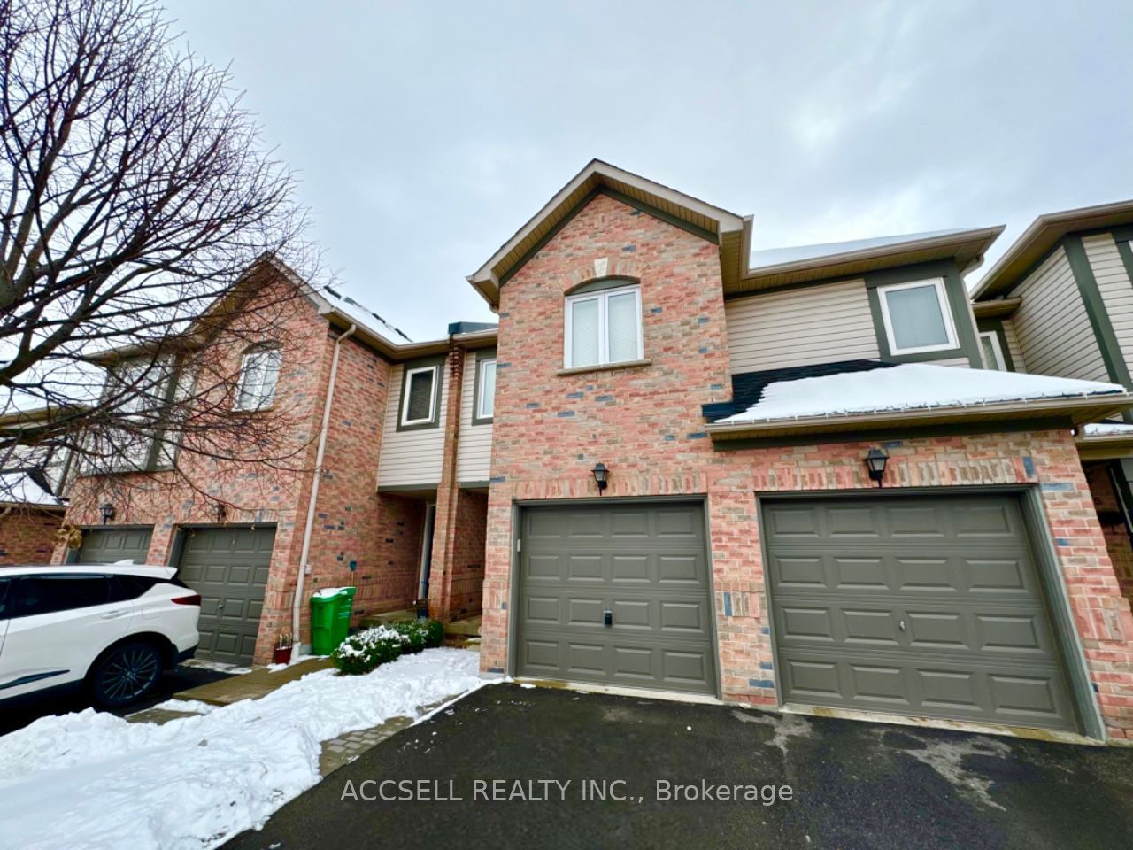 Townhouse for sale at 11-4600 Kimbermount Avenue, Mississauga, Central Erin Mills, L5M 5W7 - MLS: W11936593