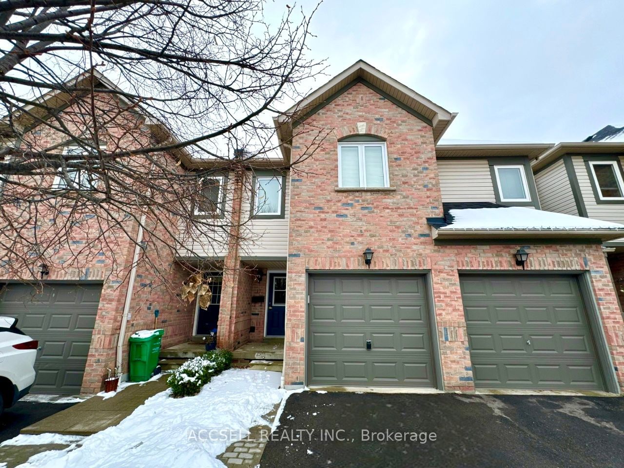 Townhouse for sale at 11-4600 Kimbermount Avenue, Mississauga, Central Erin Mills, L5M 5W7 - MLS: W11936593