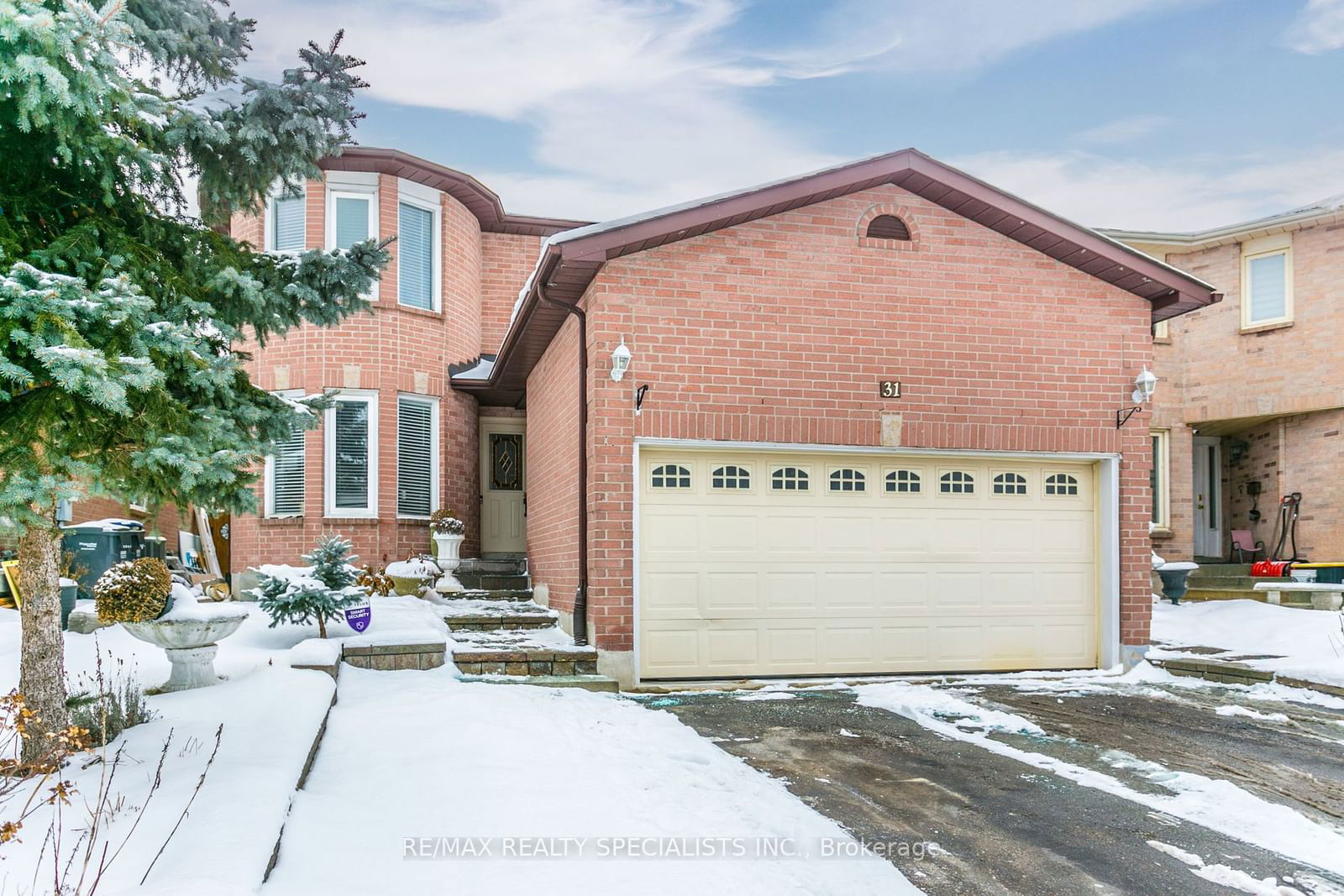 Detached House for sale at 31 CASTLEHILL Road, Brampton, Northwood Park, L6X 4E3 - MLS: W11936629