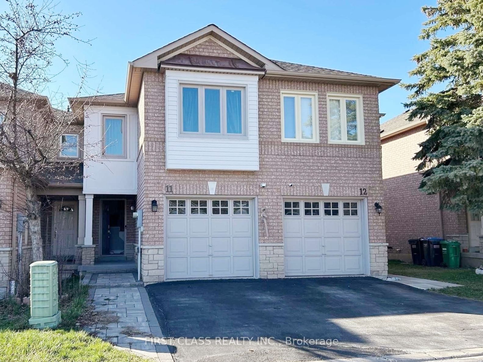 Townhouse leased at 11-1285 Bristol Road, Mississauga, East Credit, L5V 2H5 - MLS: W11936770