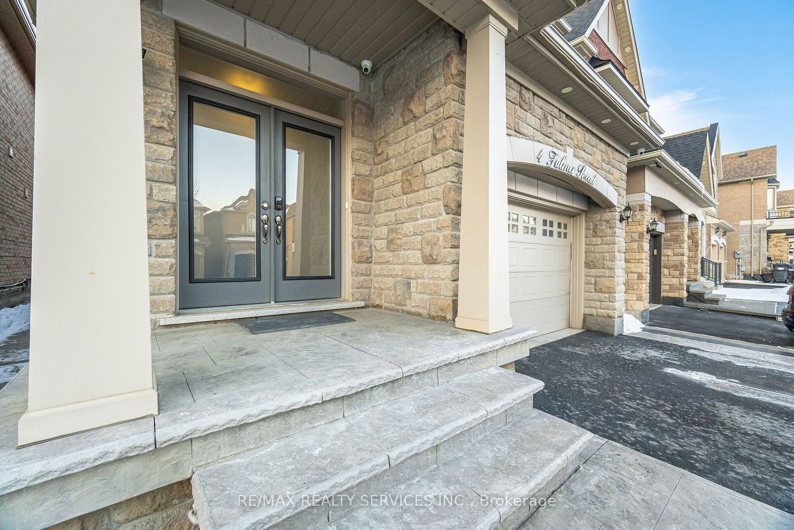 Detached House for sale at 4 Fulmer Road, Brampton, Northwest Brampton, L7A 4L9 - MLS: W11936834