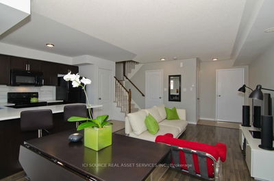 Townhouse for lease at 17-39 Hays Boulevard, Oakville, RO River Oaks, L6H 0J1 - MLS: W11936905