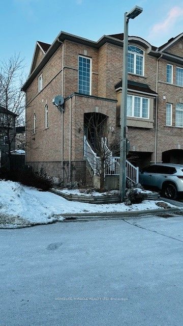 Townhouse for sale at 99 Bernard Avenue, Brampton, Fletcher's Creek South, L6Y 5S3 - MLS: W11937029