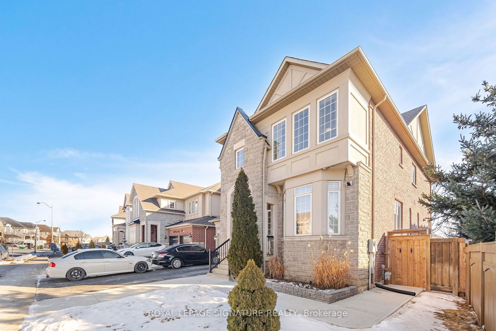 Detached House for lease at 1-139 Don Minaker Drive, Brampton, Bram East, L6P 2W1 - MLS: W11937062