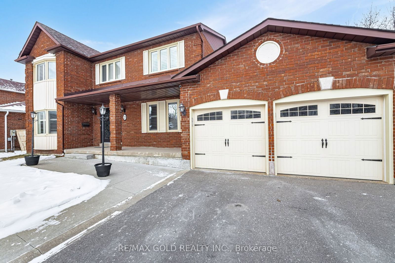 Detached House for sale at 28 Petworth Road, Brampton, Heart Lake West, L6Z 4C6 - MLS: W11937223