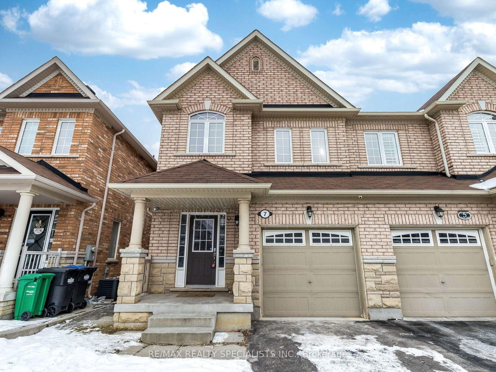 Semi-Detached House for sale at 7 Selsdon Street, Brampton, Credit Valley, L6X 3E3 - MLS: W11937345