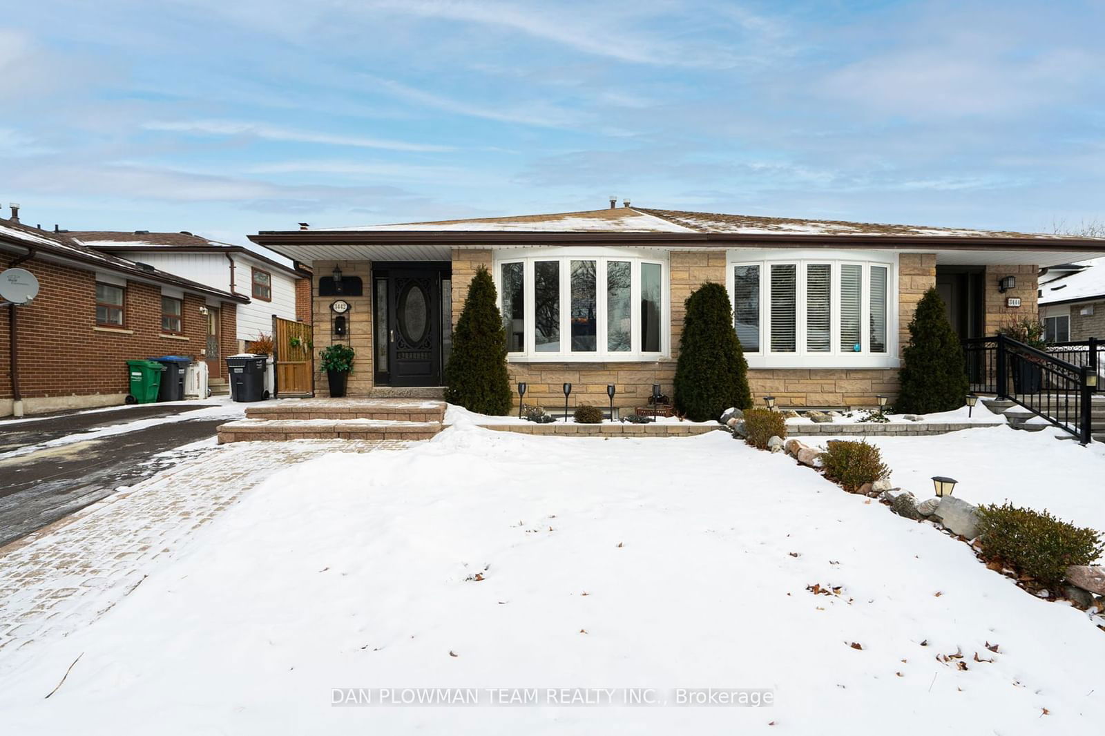 Semi-Detached House for sale at 3442 Oakglade Crescent, Mississauga, Erindale, L5C 1X5 - MLS: W11937391