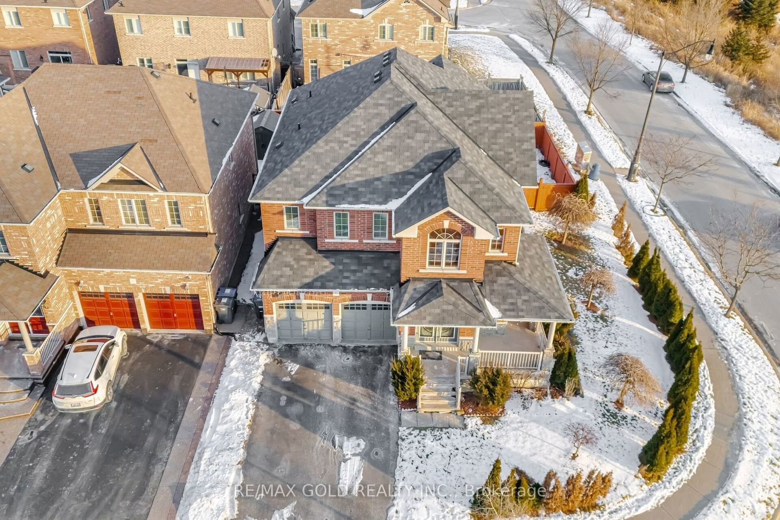 Detached House for sale at 35 Clearfield Drive, Brampton, Bram East, L6P 3L5 - MLS: W11937418