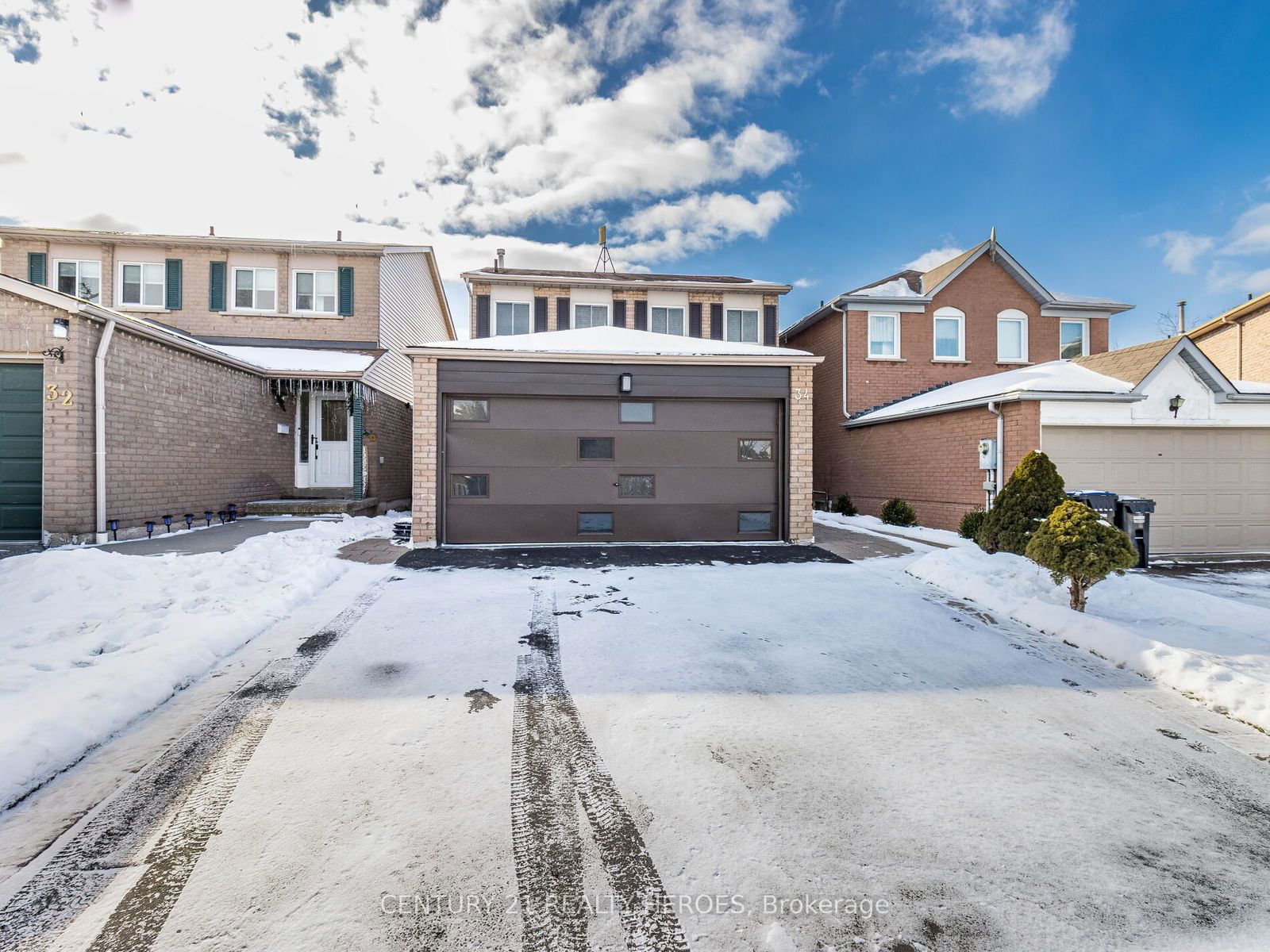 Detached House for sale at 34 Niagara Place, Brampton, Westgate, L6S 4Y9 - MLS: W11937427