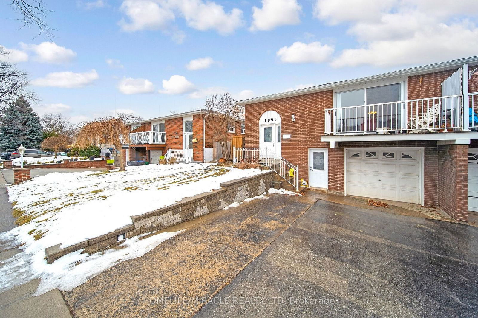 Semi-Detached House for sale at 1999 Carrera Lane, Mississauga, Clarkson, L5J 1C6 - MLS: W11937446